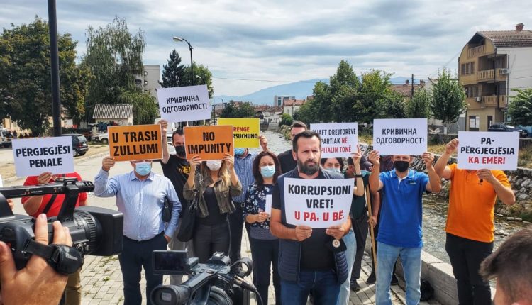 Hetimet të bëhen pa kursyer askënd, spitali i Tetovës të lirohet nga udhëheqësia partiake