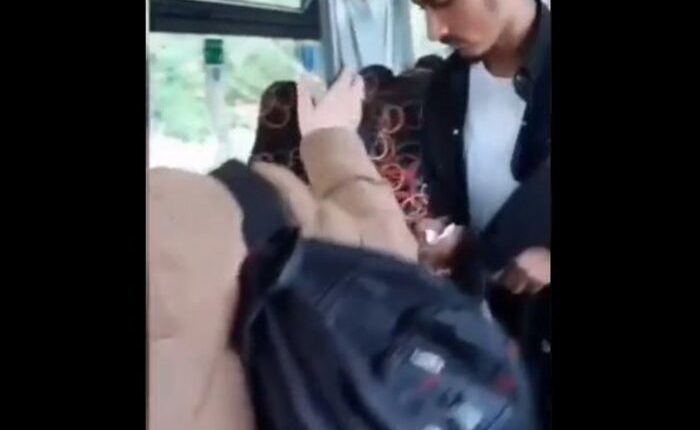 “Plumb në kokë”, shtetasi serb kërcënon me jetë dhe largon nga autobusi disa migrantë