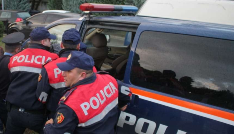 Plagosën me sende të forta një 30 vjeçar, dy të arrestuar në Durrës