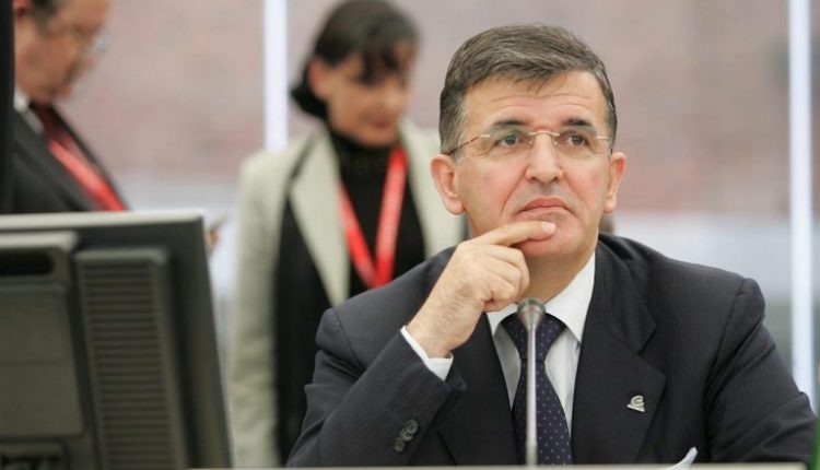 Presidentit të ish-shtetit Serbi-Mali i Zi, i duhen 380 vjet për ta shlyer borxhin mbi një milion euro