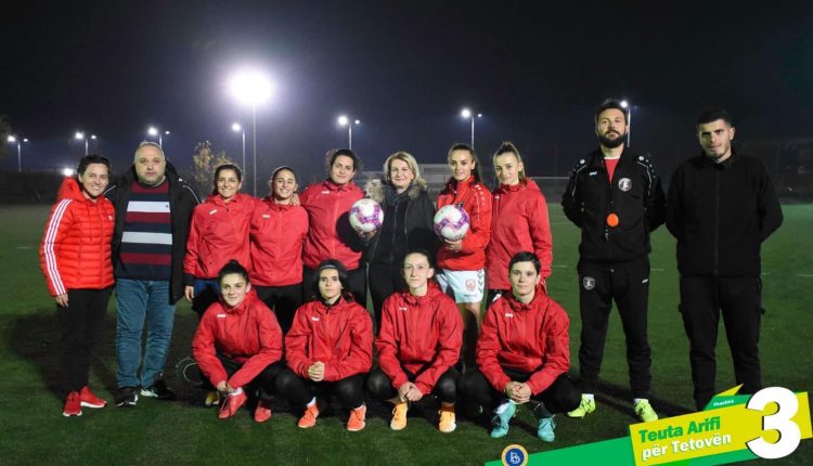 Teuta Arifi: Vajzat e klubit të futbollit “Shkëndija” – Tetovë janë margaritari i sportit në qytetin tonë!