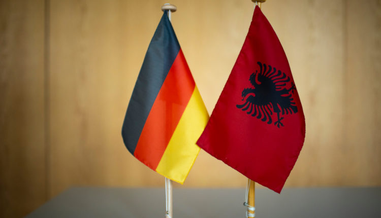 Shqipëria feston themelimin e shtetit, ambasada gjermane: Qëndrojmë në krahun tuaj
