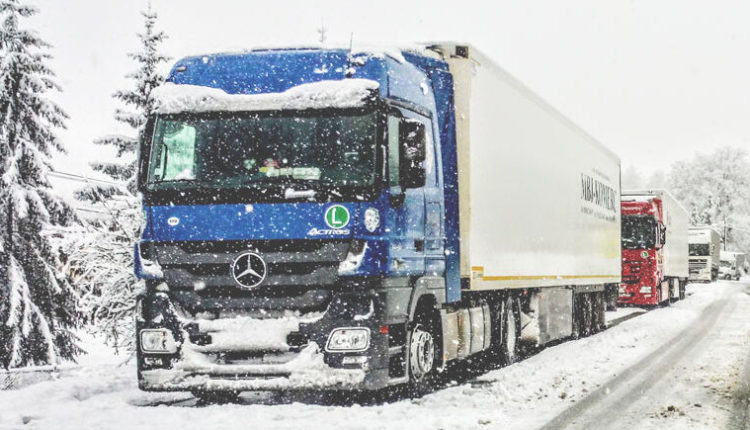 Hiqet ndalesa për qarkullim të kamionëve në rrugën Kërçovë-Ohër
