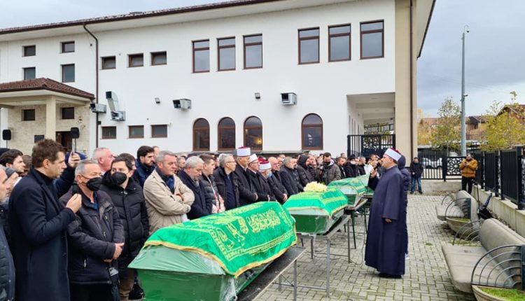 U jepet lamtumira e fundit në Tetovë viktimave të aksidentit tragjik në Bullgari (FOTO)