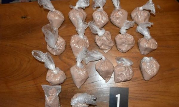 Antidroga e Policisë së Kosovës arreston dy persona në Gjilan, kap rreth dy kg drogë të llojit Heroinë
