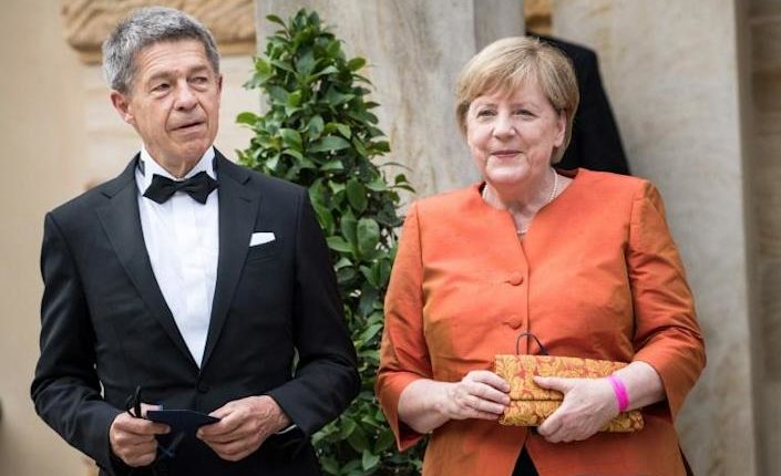 Gjumë, shëtitje, supë me patate: Çfarë do të bëjë Merkel në pension?