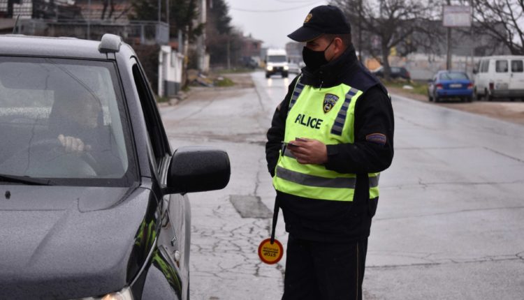 Brenda 24 orëve policia shqipton dhjetëra dënime për shoferët në Shkup