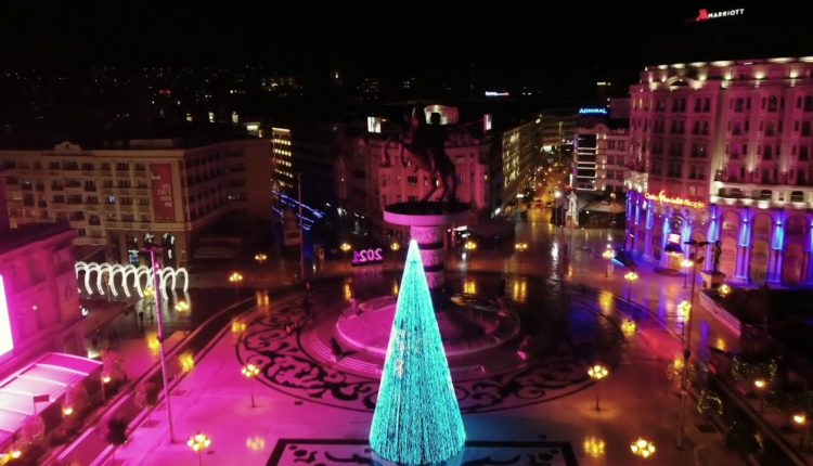 Arsovska ndryshon qëndrimin: Qyteti i Shkupit do të stoliset për festat e fundvitit