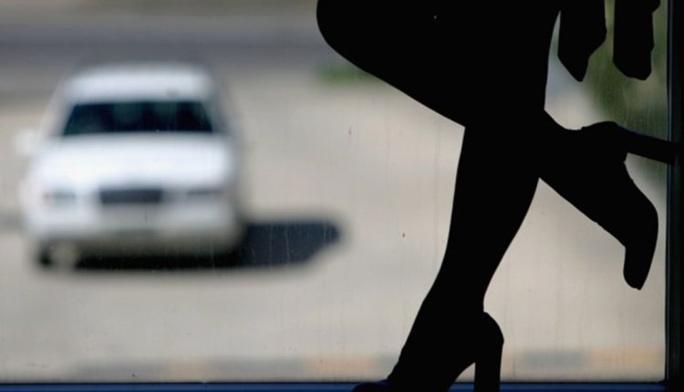 E pranojnë që kryen prostitucion, arrestohen një grua nga Shqipëria dhe një burrë nga Kosova