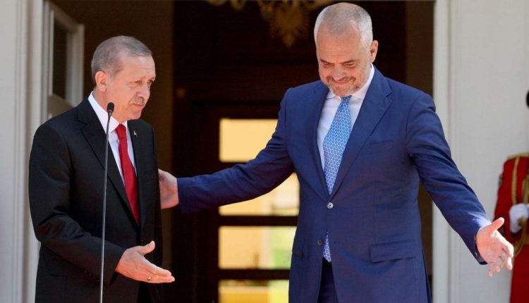 Erdogan para vizitës në Shqipëri: Turqia e sheh Shqipërinë edhe si mike edhe si aleate të natyrshme