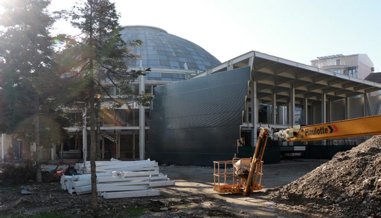 Arsovska: Për momentin nuk ka para për tu rinovuar hapësirat e brendshme të Sallës Universale