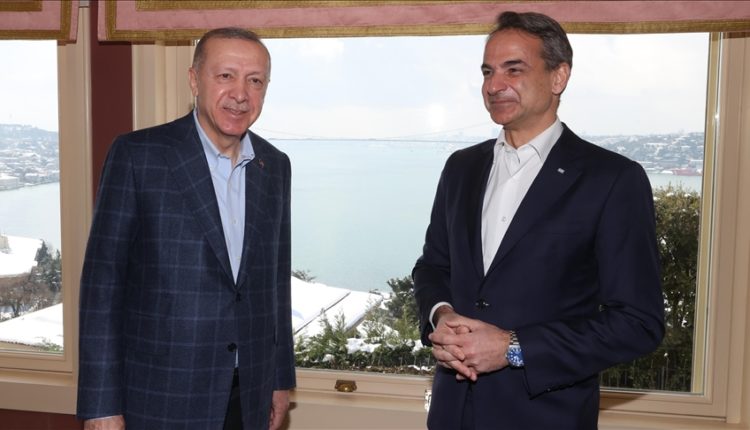 Presidenti Erdogan pret në takim kryeministrin grek Mitsotakis