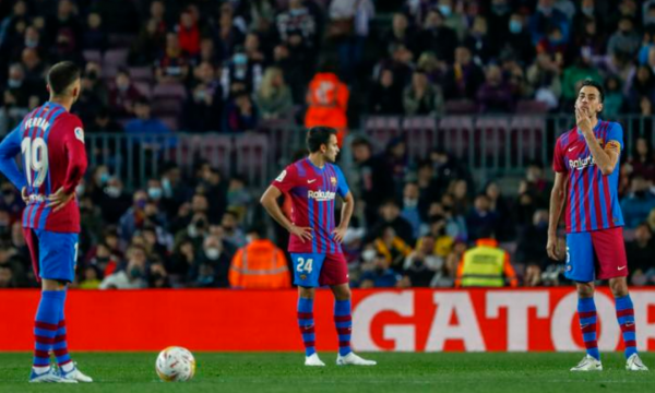 Për herë të parë në histori të klubit, Barcelona e pësoi sonte humbjen e tretë radhazi në “Camp Nou” brenda një sezoni