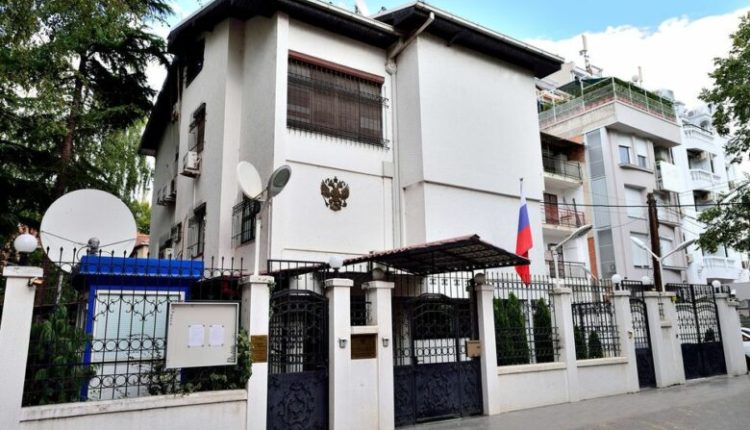 Ambasada ruse në Shkup: Do të marrim masa të ndjeshme për dëbimin e diplomatëve