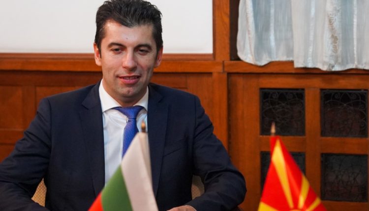 Për Petkovin është e pranueshme, por jo edhe heqje të vetos për Maqedoninë e Veriut