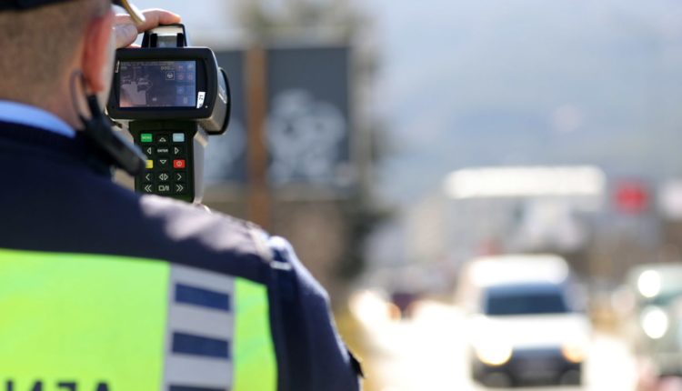Policia e Maqedonisë dje shqiptoi mbi një mijë gjoba për vozitje të shpejtë