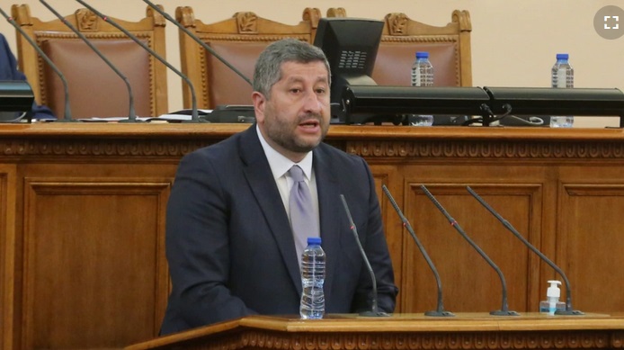 Tre propozime nga partitë bullgare në Parlament për propozimin francez