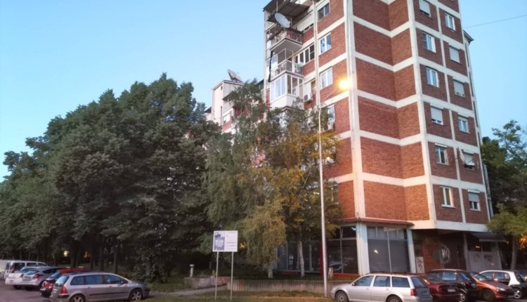 Shkup, fëmija 2 vjeçar bie nga kati i katërt, shpëton gjallë