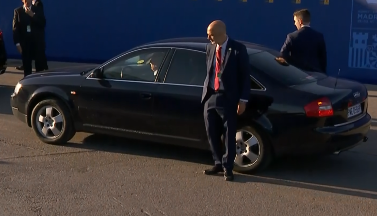 Stoltenberg vjen me Audi të “lodhtë” në samitin e NATO-s (VIDEO)