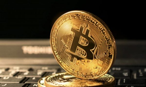 Binance ndalon përkohësisht pagesat me Bitcoin