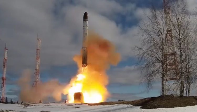 Zyrtari rus kërcënon Ballkanin me sulm bërthamor: Raketa jonë s’do të kërkojë leje të fluturojë mbi ta