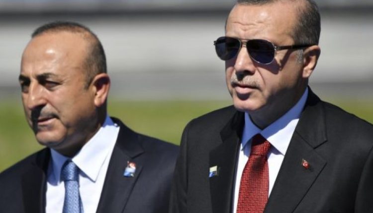 Shefi i diplomacisë turke pasdite në Kosovë, Gërvalla del e pret në Aeroport