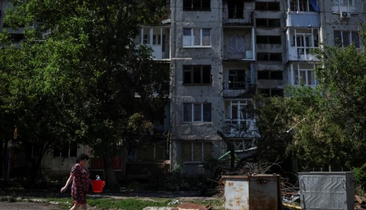 Rusët sulmojnë civilët, 4 të vdekur dhe 12 të plagosur në lindje të Ukrainës