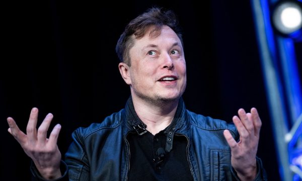 Elon Musk: Nuk kam kryer marrëdhënie seksuale prej vitesh
