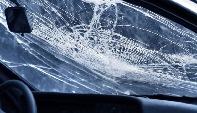 Aksident në rrugën lokale Sellarcë e Epërme – Siniçan, vetura del nga rruga,lëndohet rëndë shoferi
