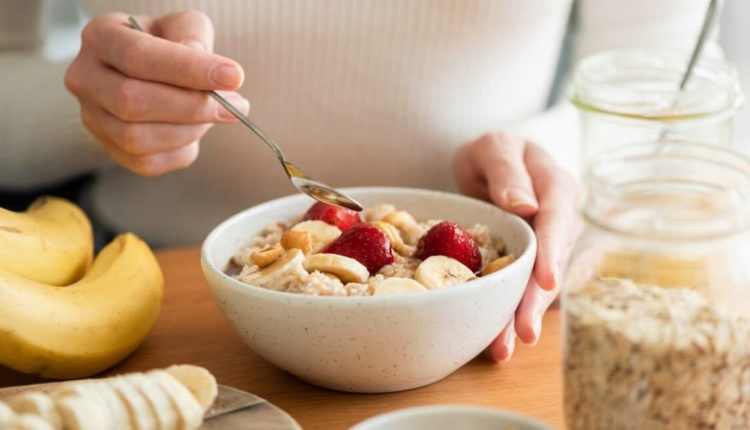 Shkencëtarët zbulojnë nëse është mirë që të hani fruta në mëngjes
