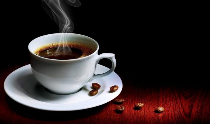 Mos e pini më kurrë kafenë e nxehtë, studimi tregon nga çfarë rrezikoheni