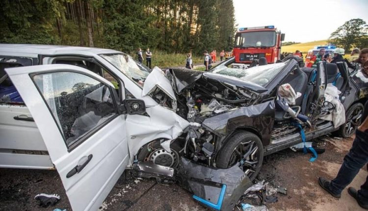 Makina në auto-pilot shkakton aksident të rëndë në Gjermani