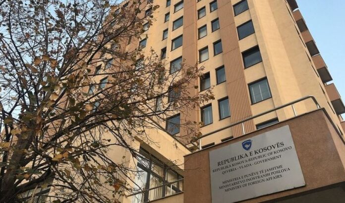 Ministria e Jashtme thirrje qytetarëve: Nëse keni hyrë në Serbi, merrni rrugën përmes Maqedonisë së Veriut