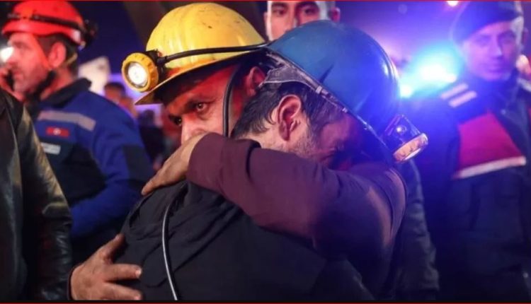 Tragjedia në Turqi, vijon rritet numri i viktimave, qindra minatorë ende të bllokuar