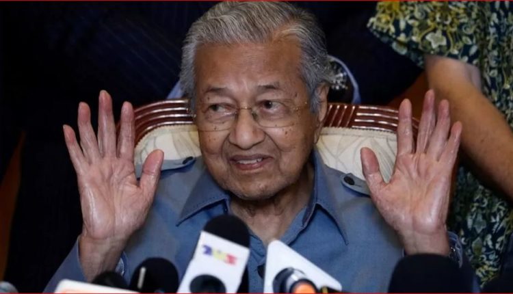 Ka qenë 2 herë kryeministër i Malajzisë, 97-vjeçari garon për deputet