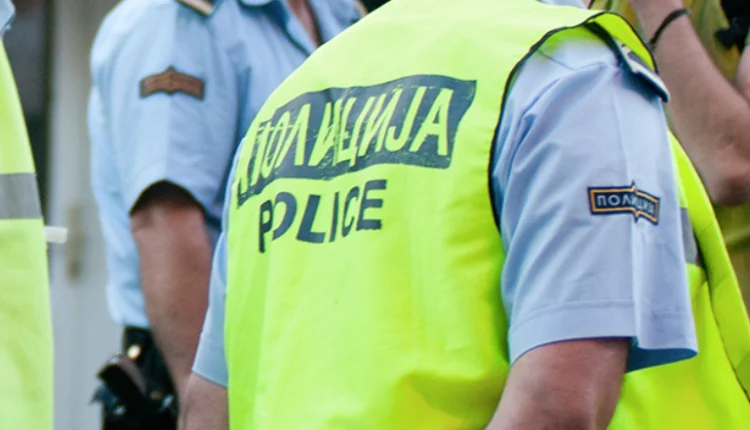 Arrestohet shoferi që tentoi ta godiste me veturë policin në Gostivar