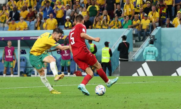 Australia mposht Danimarkën dhe kalon në 1/8 e finales në Kupën e Botës