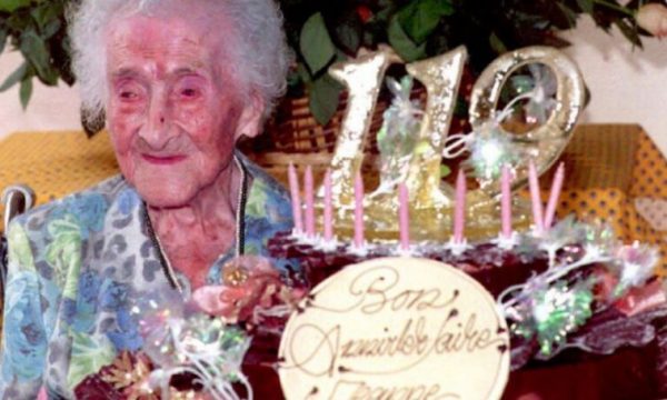 Jetoi deri në moshën 122 vjeçare, e moshuara hante vetëm këto tre ushqime