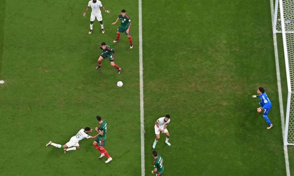 Meksika mposht Arabinë Saudite, por eliminohen të dyja nga Kupa e Botës