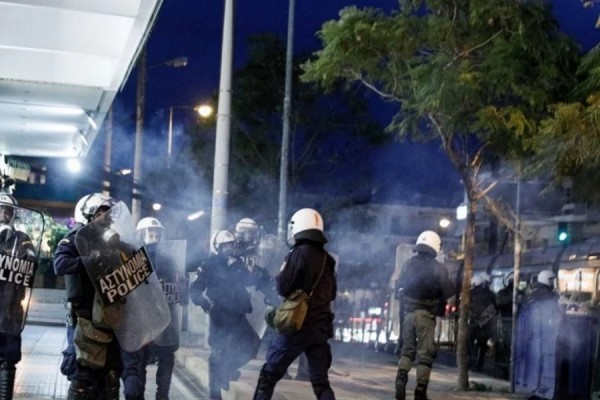 Përleshje në Athinë, protestë popullore kundër rritjes së çmimeve