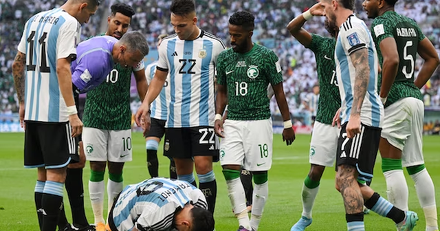Argjentina shokohet në debutim, humbet ndeshjen e parë ndaj Arabisë Saudite