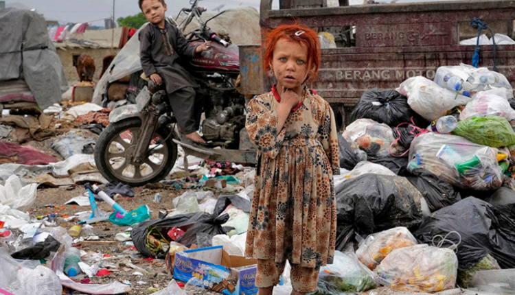 “Nuk kemi ushqim”, afganët detyrohen t’u japin fëmijëve ilaçe që të flenë sa më shumë