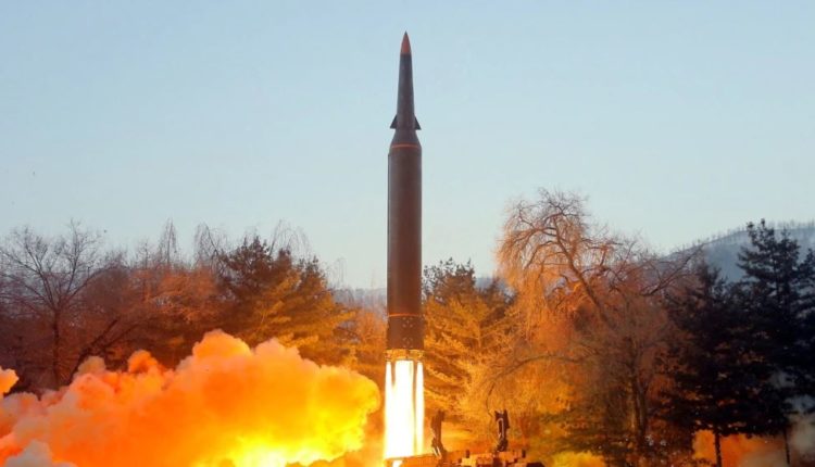 Përshkallëzohet situata, Koreja e Veriut teston raketa, SHBA-ja aktivizon bombarduesit