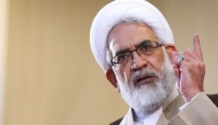 Kryeprokurori kërcënon me veprime ligjore ato gra që nuk ndjekin ligjin e Iranit për shaminë e kokës