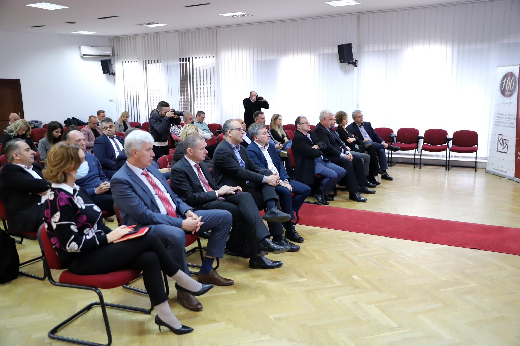 Ministri Bekteshi dhe drejtori Kovaçevski takim pune me kompanitë anëtare të OEMV-së: Në vazhdimësi marrim masa për furnizim të pandërprerë dhe të sigurt me energji për qytetarët dhe bizneset