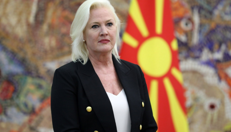 Aggeler uron Siljanovskën pasi do të bëhet presidentja e parë grua në Maqedoninë e Veriut