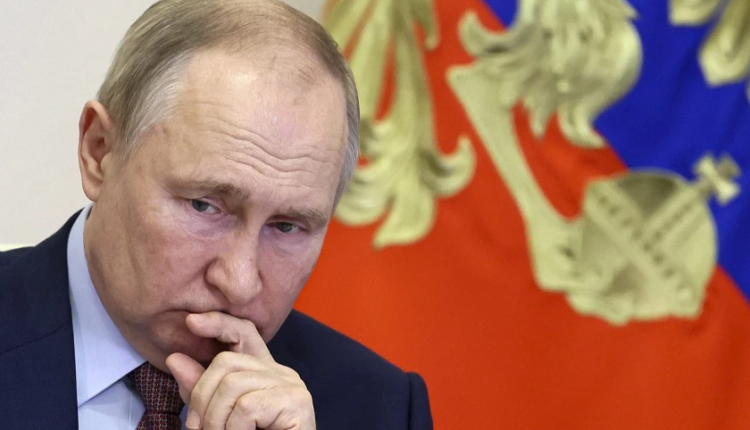 Financial Times: Bankierët rusë u përpoqën të bindin Putinin për pasojat e luftës në Ukrainë