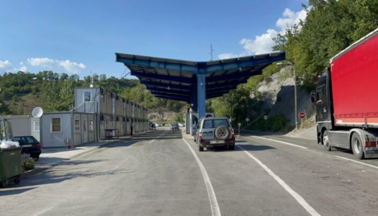 Pikat kufitare Bërnjak dhe Jarinë ende të mbyllura