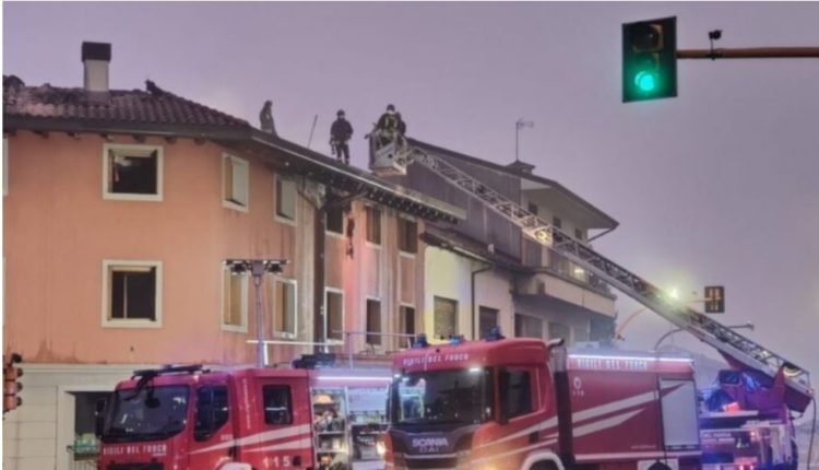 “Dëgjonim ulërimat e djemve, por nuk ndërhynim dot”, zjarri i merr jetën një 17-vjeçari shqiptar në Itali