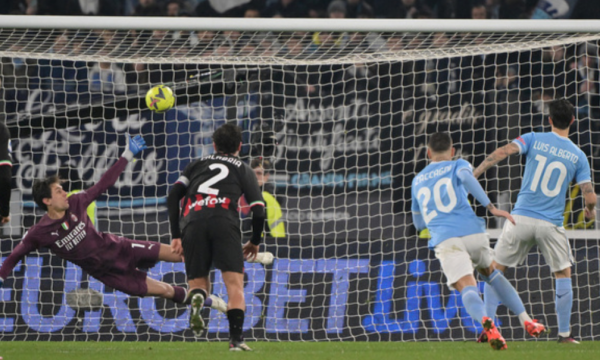 Milani s’këndellet, pëson humbje të thellë nga Lazio